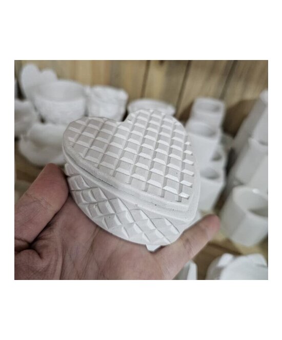 PIEZAS DE CEMENTO COFRE CORAZON CON TAPA