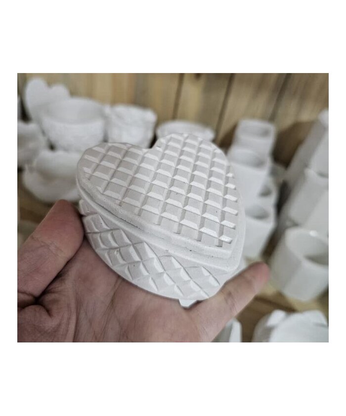 PIEZAS DE CEMENTO COFRE CORAZON CON TAPA