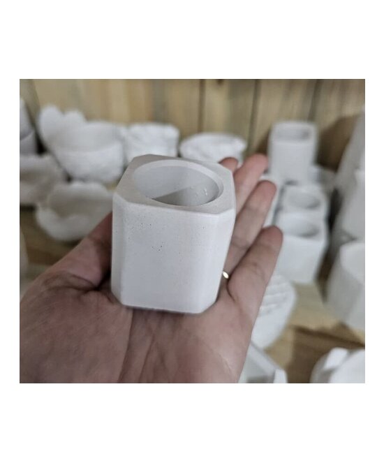 PIEZAS DE CEMENTO ENVASE CUADRADO ALTO PEQUEÑO